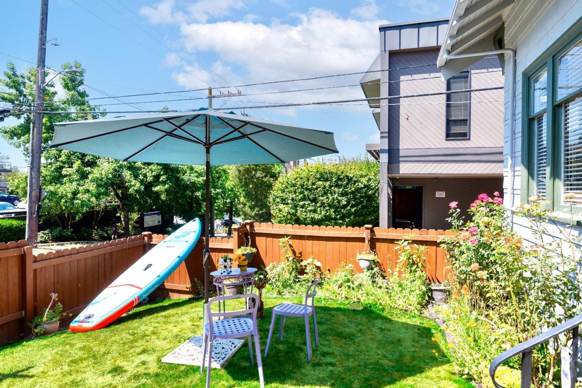 Vintage 3 Bedroom Home In Prime Eastlake Seattle With Private Parking 외부 사진