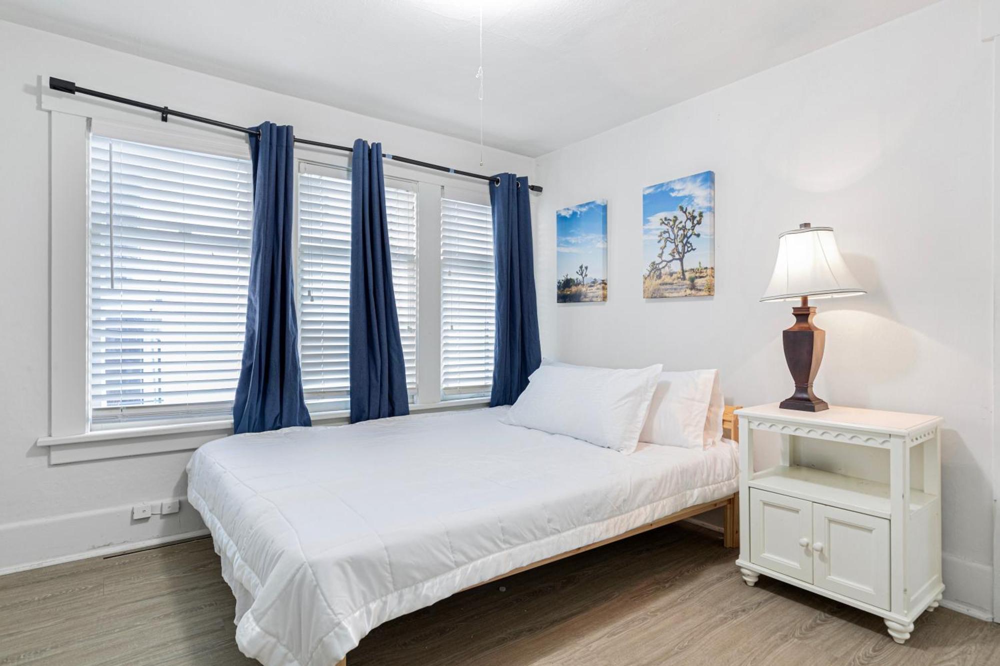 Vintage 3 Bedroom Home In Prime Eastlake Seattle With Private Parking 외부 사진