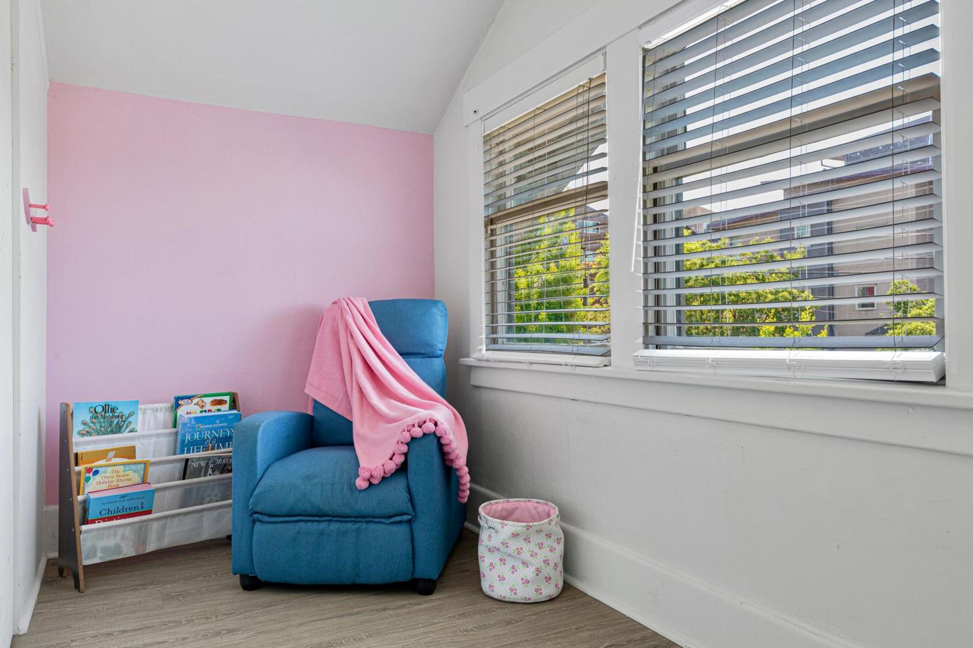 Vintage 3 Bedroom Home In Prime Eastlake Seattle With Private Parking 외부 사진