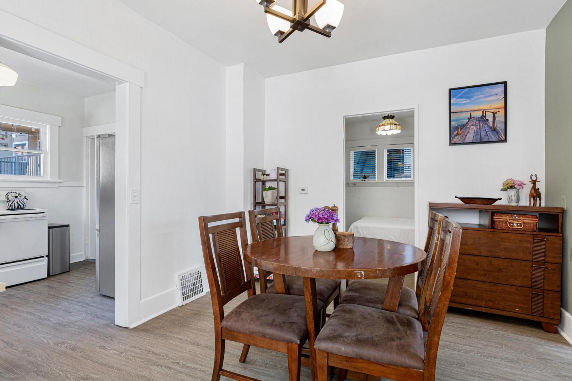 Vintage 3 Bedroom Home In Prime Eastlake Seattle With Private Parking 외부 사진