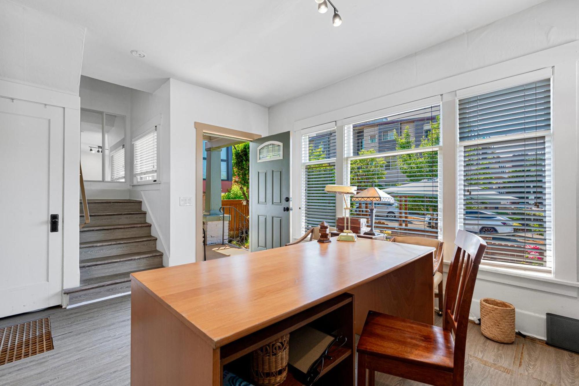 Vintage 3 Bedroom Home In Prime Eastlake Seattle With Private Parking 외부 사진