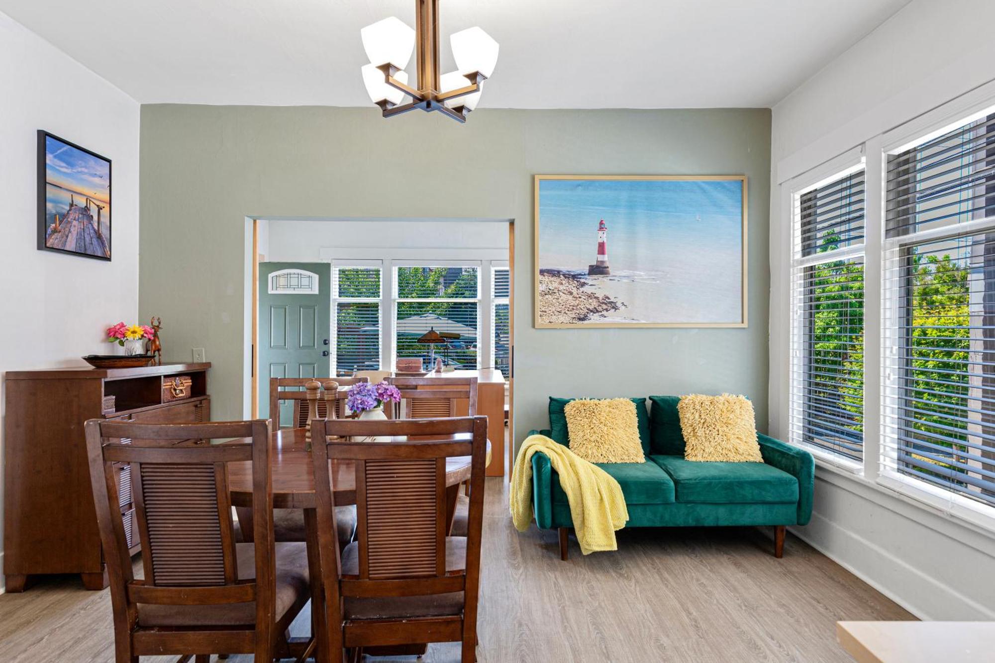 Vintage 3 Bedroom Home In Prime Eastlake Seattle With Private Parking 외부 사진